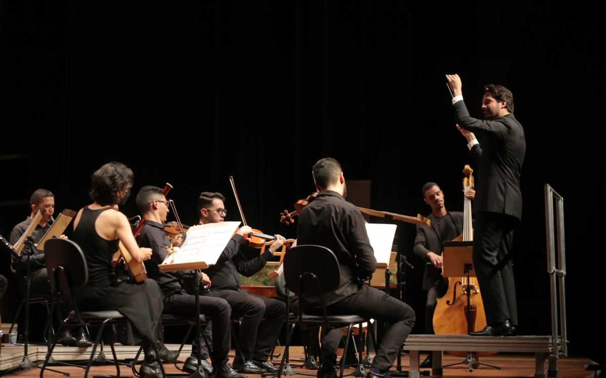 Orquestra Joseense e Ricardo Herz se apresentam no Teatro Municipal