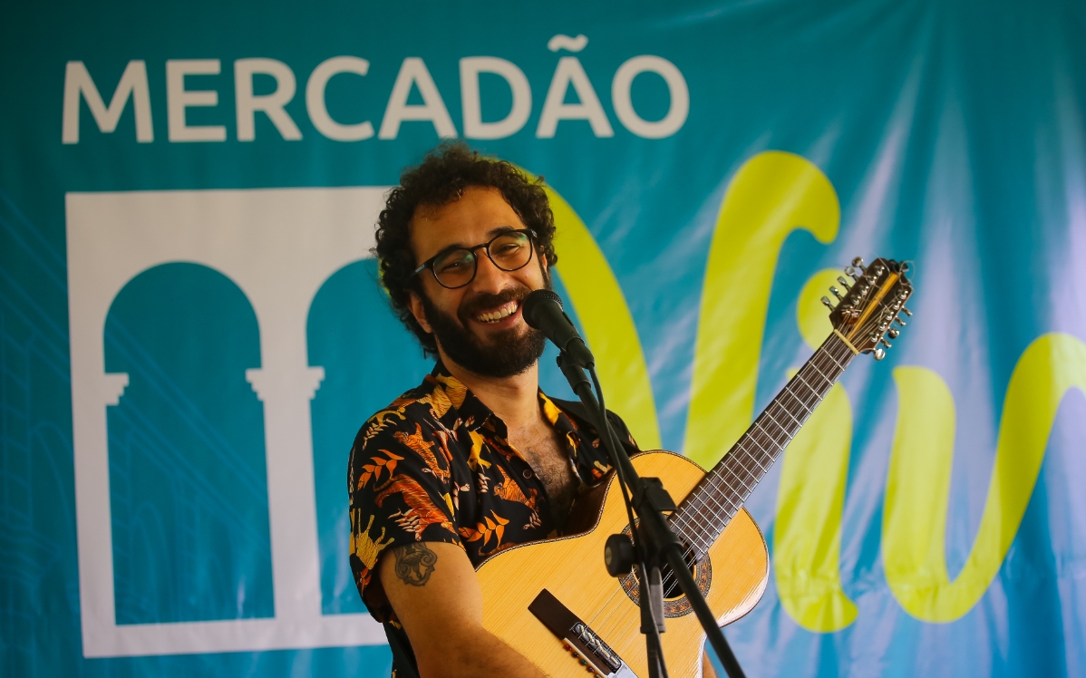 Mercadão Vivo tem show instrumental com Rafael Gonzá no sábado