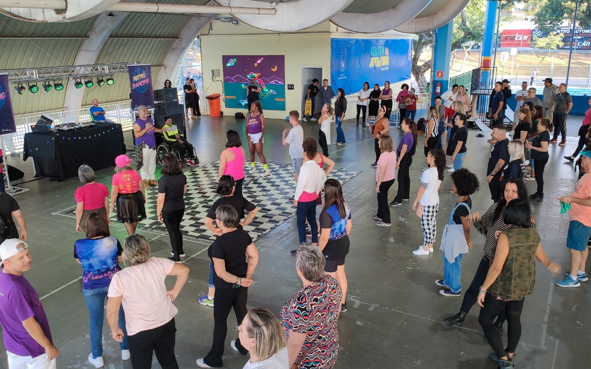 Centro da Juventude ganha dose dupla de passinhos de dança 